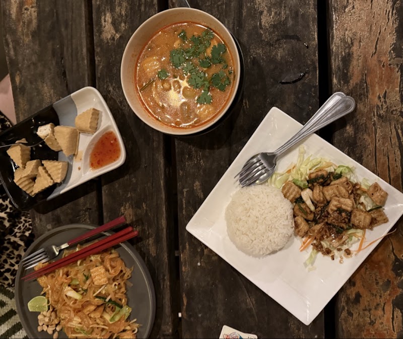 In Touch Restaurant - In Touch Restaurant, 3RRG+9V8, Ko Tao, Ko Pha-ngan District, Surat Thani 84280, Thailand