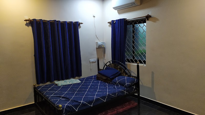 SATPURUSH GUEST HOUSE - SATPURUSH GUEST HOUSE, near PARA VERLA CANCA CORPORATIVE BANK, PARRA ARADI, Mapusa, Parra, Goa 403510, India