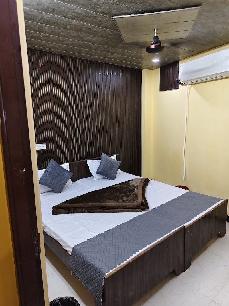 Jai maya guest house - Jai maya guest house, Shree Chaubis Khamba, Bharat Mata Mandir Marg, Jaisinghpura, Ujjain, Madhya Pradesh 456001, India
