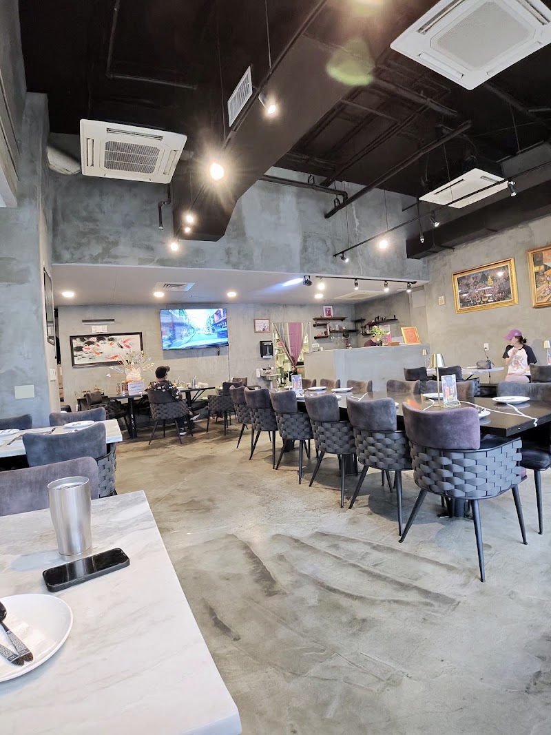 Ying's Thai Cuisine - Ying's Thai Cuisine, 1440 Kapiolani Blvd Ste 102, Honolulu, HI 96814, USA