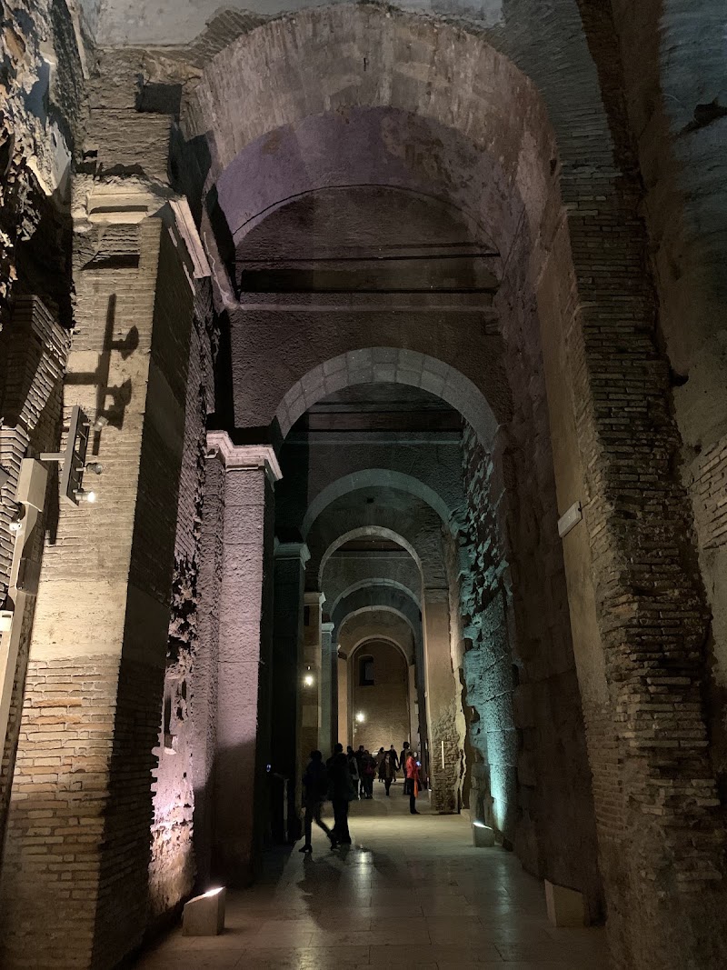 Tabularium - Tabularium, V. di San Piètro in Càrcere, 00186 Roma RM, Italy