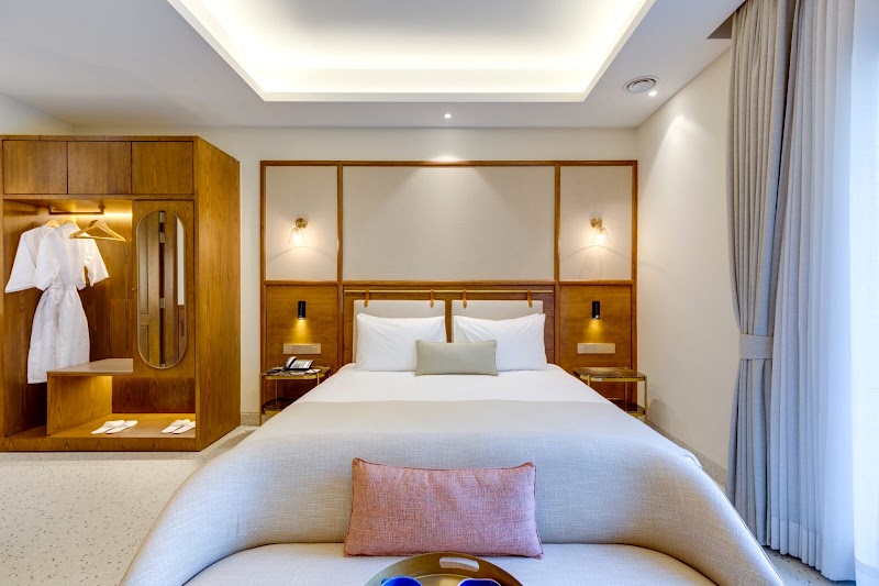 The Manor Hotel - The Manor Hotel 77, Mathura Rd, Friends Colony West, New Delhi, Delhi 110065, India