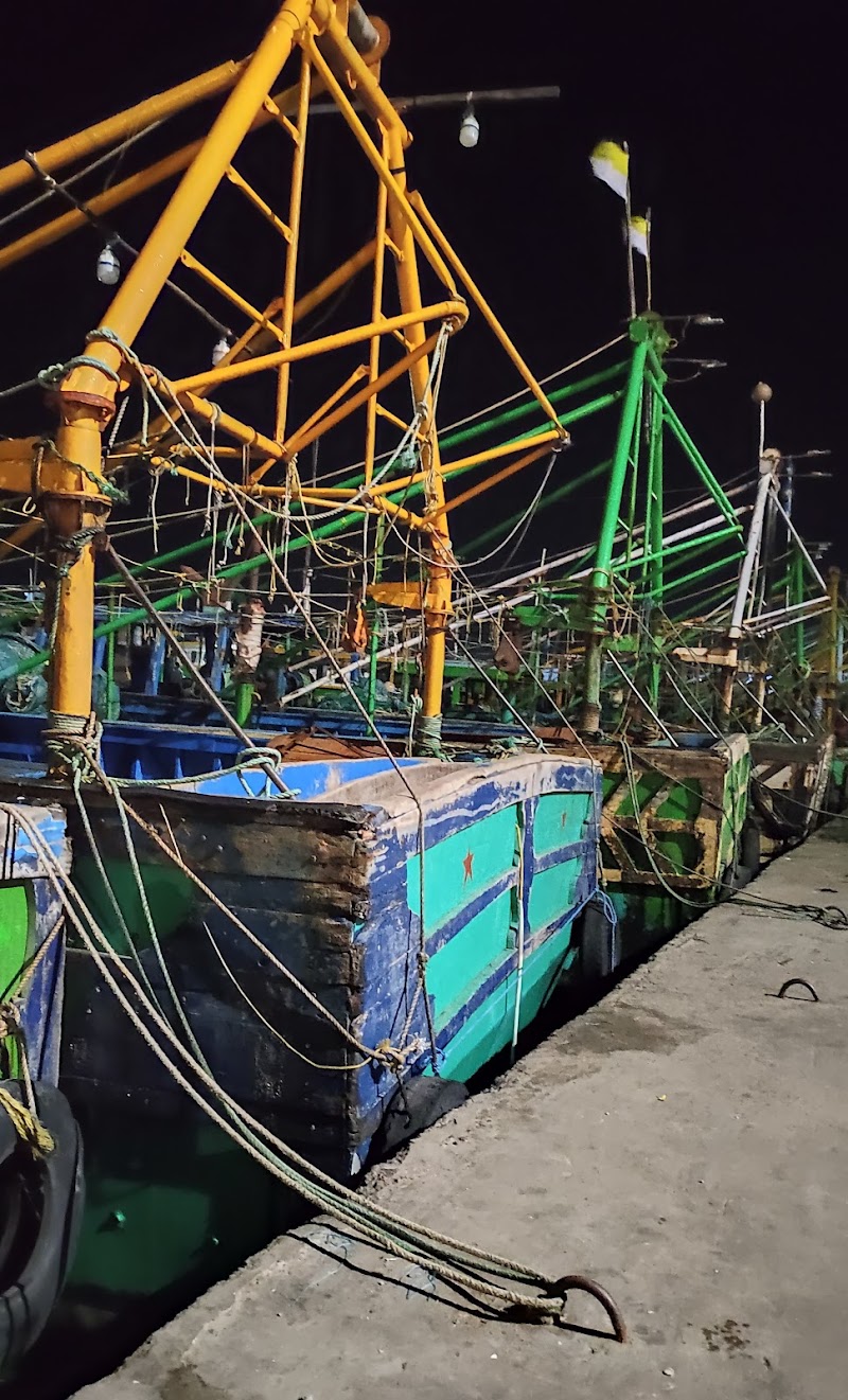 Chinnamuttom Beach - Chinnamuttom Beach, 3HV7+4M2, Chinnamuttom Harbour Rd, Kanniyakumari, Tamil Nadu 629702, India