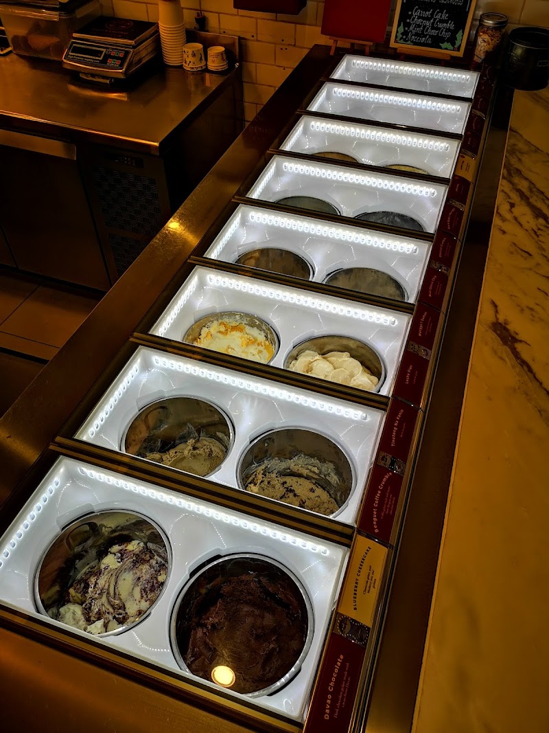 Manila Creamery U.P. Town Center - Manila Creamery U.P. Town Center U.P. Town Center, Katipunan Ave, Diliman, Quezon City, 1101 Metro Manila, Philippines