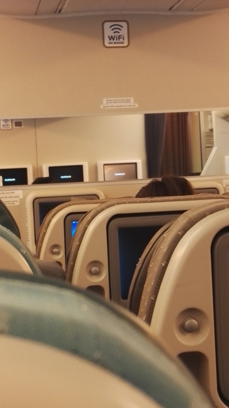 Singapore Airlines Limited - Singapore Airlines Limited 102 Terr. Boieldieu, 92800 Puteaux, France