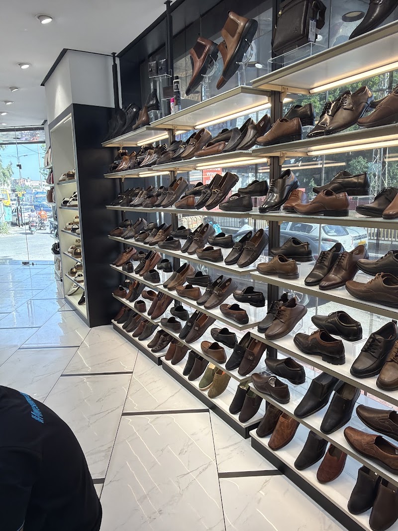Mochi Shoes - Mochi Shoes Mavliwala Plaza, 247-299, Ashok Nagar Main Rd, opp. Lake City Mall, near T.R.I, Ashok Nagar, Udaipur, Rajasthan 313001, India