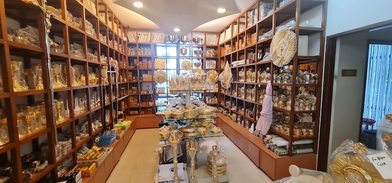 St Paul Book And Art Centre Mumbai - St Paul Book And Art Centre Mumbai 1st floor, St Paul Media Complex, St Theresa Rd, Opp Durulo Convent school, Bandra West, Mumbai, Maharashtra 400050, India