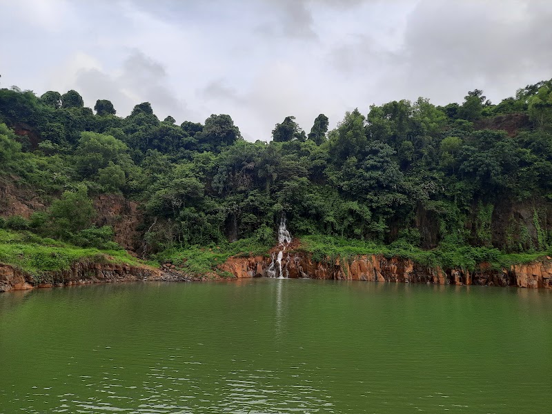 Chimbel Waterfall - Chimbel Waterfall FVHF+H9M, Tiswadi, Mersi Tem, Goa 403006, India