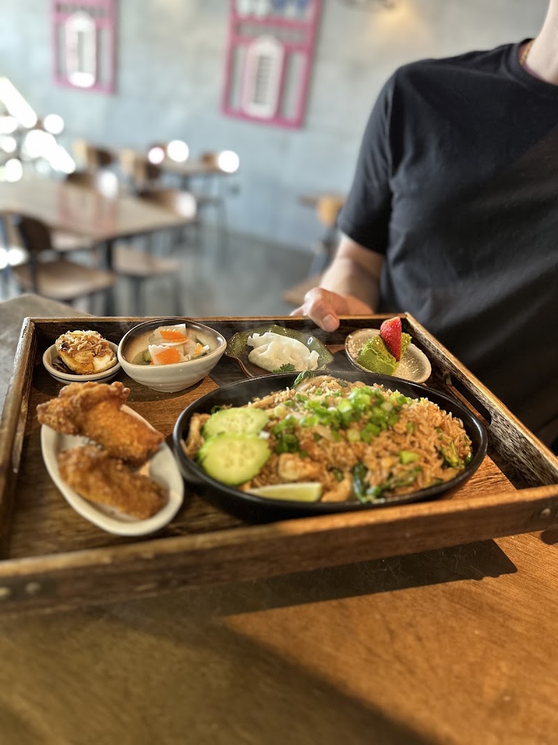 Me'Khun Delicacies - Me'Khun Delicacies, 1321 N Westgreen Blvd #300, Katy, TX 77449, USA