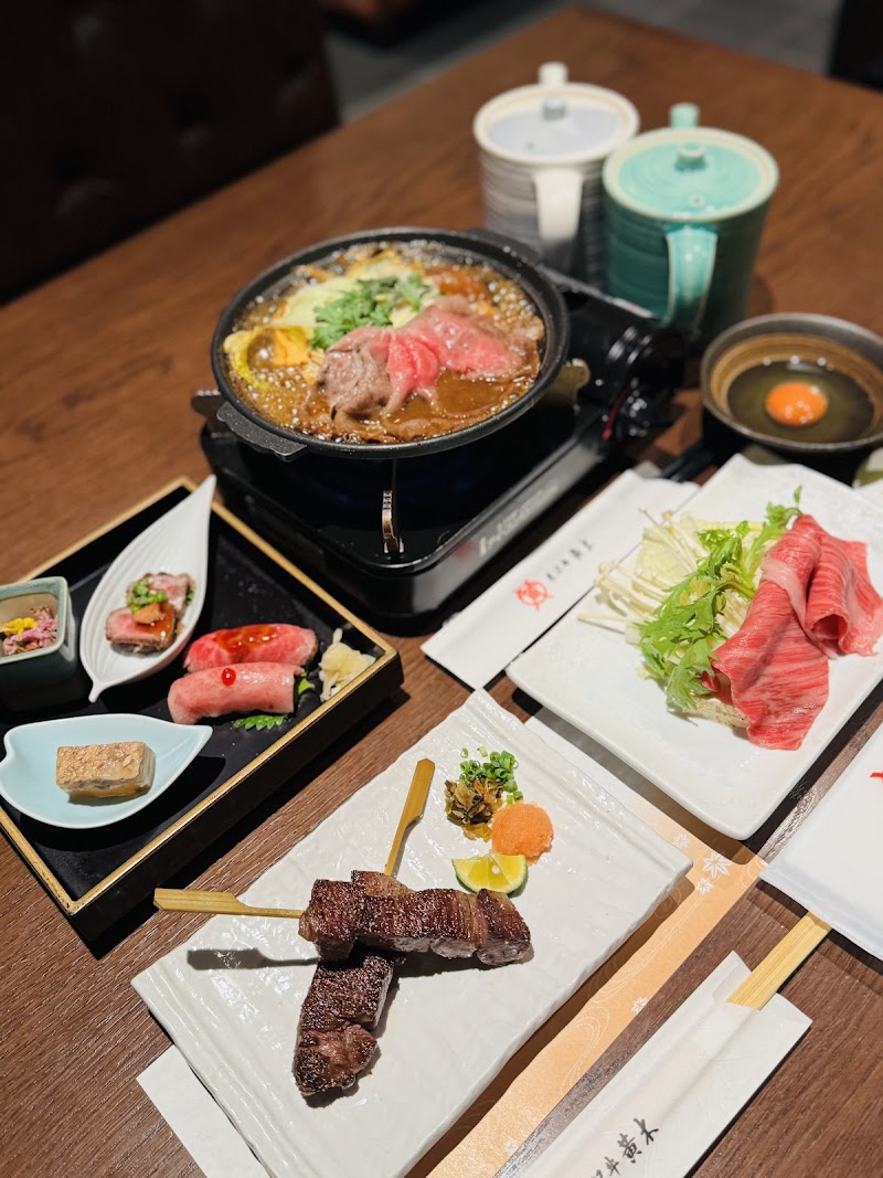 Yonezawa Gyu Oki - Yonezawa Gyu Oki Japan, 〒100-0005 Tokyo, Chiyoda City, Marunouchi, 1-chōme−9−１ 内 黒塀横丁 グランスタ八重北 B1F