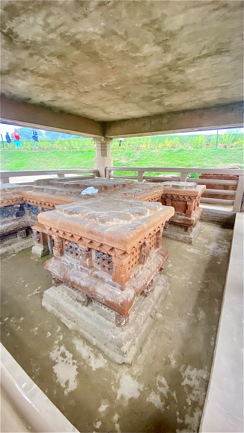 Dhamek Stupa Sarnath, (Varanasi) - Dhamek Stupa Sarnath, (Varanasi), Dhamekh Stupa, Sarnath, Varanasi, Uttar Pradesh 221007, India