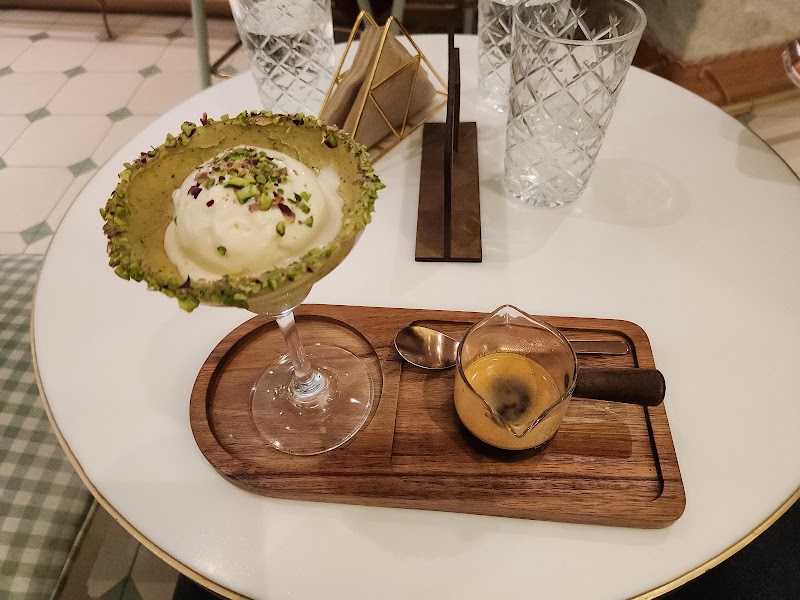 11grams Coffee Roasters - 11grams Coffee Roasters Sujeer House,Ground floor, Magrath Road, Mahatma Gandhi Rd, Ashok Nagar, Bengaluru, Karnataka 560001, India