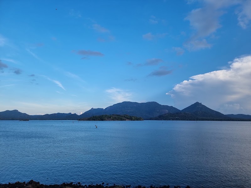 Kandalama Bunt - Kandalama Bunt VMJR+7VG, Unnamed Road, Dambulla, Sri Lanka