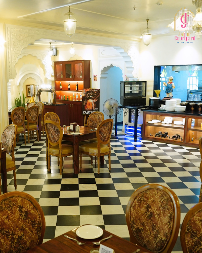 Jaipur Courtyard