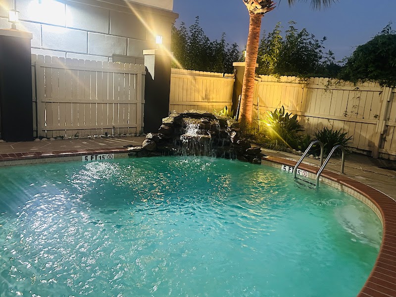 Days Inn & Suites by Wyndham Houston Hobby Airport - Days Inn & Suites by Wyndham Houston Hobby Airport 9114 Airport Blvd, Houston, TX 77061, USA