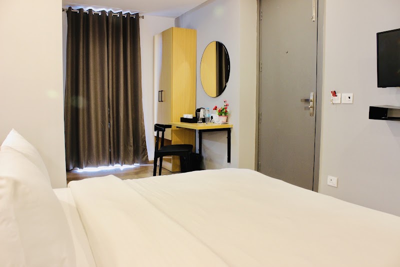 Hotel 91 Lite - Hotel 91 Lite 818P, Gurugram Rd, Vikas Nagar, Sector 9, Gurugram, Haryana 122001, India