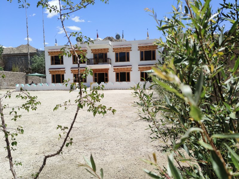 LEH CROWN INN - LEH CROWN INN, Leh, 194101