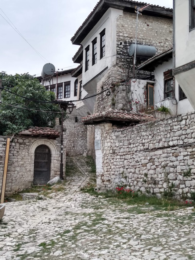 Old Town Berat - Old Town Berat, PW4X+8XV Old Town, Rruga Kol Myzeqari, Berat 5001, Albania