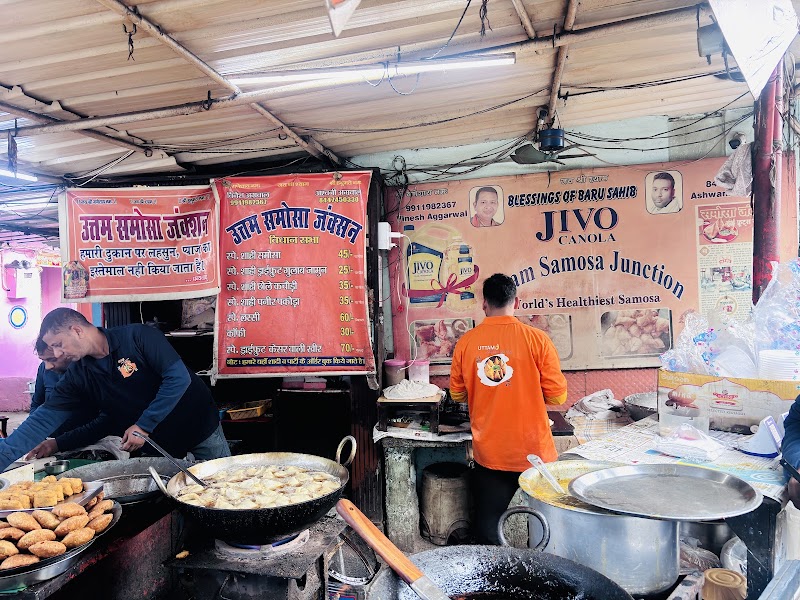 Uttam Samosa Junction - Uttam Samosa Junction, behind Delhi Vidhan SABHA, Khyber Pass, Civil Lines, New Delhi, Delhi, 110054, India