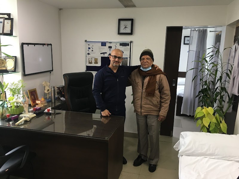 Dr Vivek Logani - Dr Vivek Logani Dr Vivek Logani, Room No 35, Ground Floor, Paras Hospitals OPD Block, C-1, Block C, Sushant Lok Phase I, Sector 43, Gurugram, Haryana 122009, India