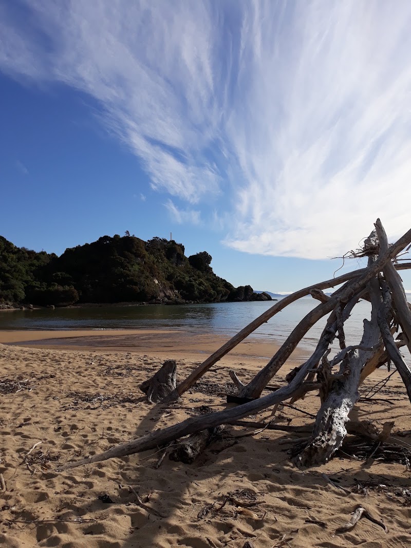 Ligar Bay Baches - Self Contained Holiday Accommodation, Golden Bay - Ligar Bay Baches - Self Contained Holiday Accommodation, Golden Bay 1118 and 1120, Abel Tasman Drive, Ligar Bay, Golden Bay 7183, New Zealand