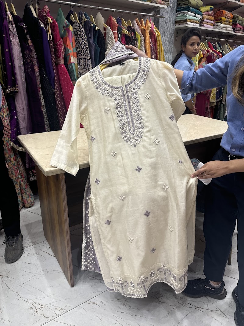 Qurbat MGF Metropolitan Mall - Qurbat MGF Metropolitan Mall Shop No.33A & 34A, MGF Metropolitan Mall, Mehrauli-Gurgaon Rd, DLF Phase 2, Sector 25, Gurugram, Haryana 122009, India