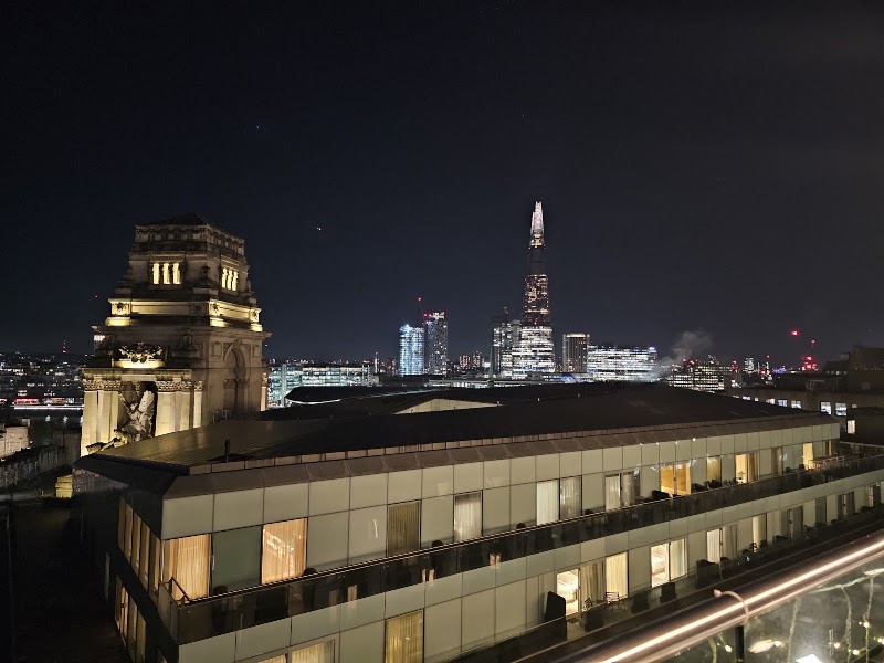 Savage Garden Rooftop Bar - Savage Garden Rooftop Bar Fl 12, 7 Pepys St, London EC3N 4AF, UK