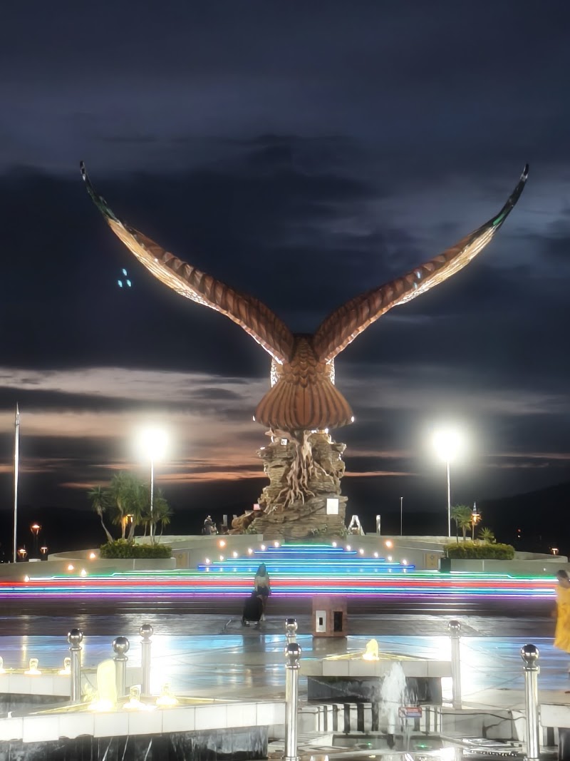 Dataran Lang Langkawi - Dataran Lang Langkawi, Persiaran Putera, Kuah, 07000 Langkawi, Kedah, Malaysia