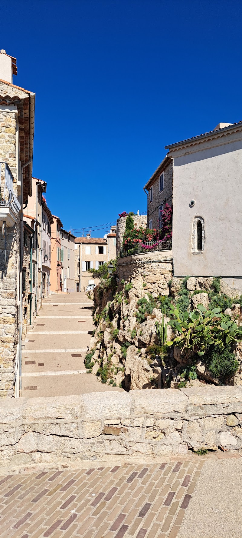 Ramparts - Ramparts 5 Prom. Courtine, 06600 Antibes, France