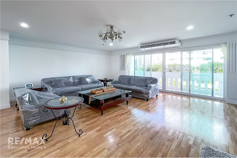 RE/MAX Executive Homes Real Estate - RE/MAX Executive Homes Real Estate Unit 3A, KC Court, 28 Soi Thong Lo 13, Khwaeng Khlong Tan Nuea, Watthana, Krung Thep Maha Nakhon 10110, Thailand