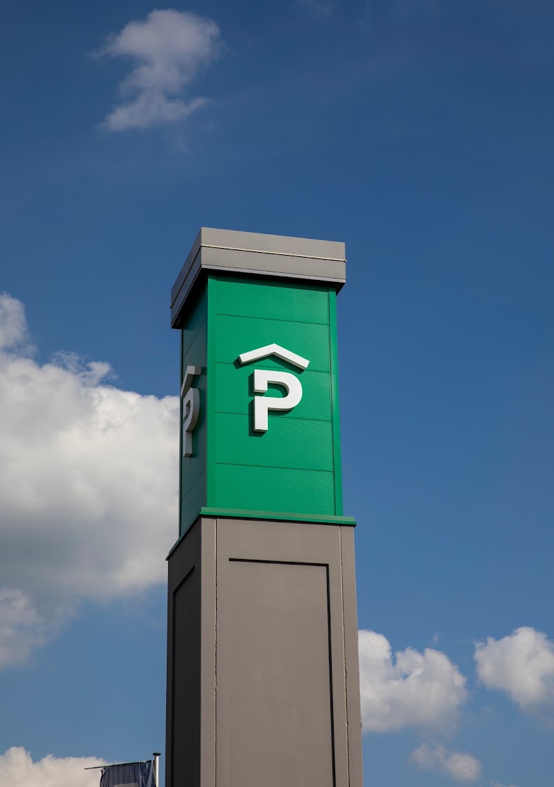 P+R Noorderhelling - P+R Noorderhelling, Stadionweg 1, 3077 AN Rotterdam, Netherlands