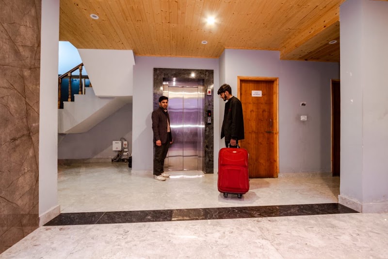Hotel valley vista manali - Hotel valley vista manali, Prini Village, Road, Hamta, RoadPrini, Manali, Himachal Pradesh 175143, India