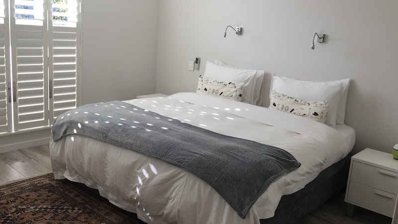 Camps Bay Apartment - Camps Bay Apartment, 11 Central Dr, Camps Bay, Cape Town, 8005, South Africa
