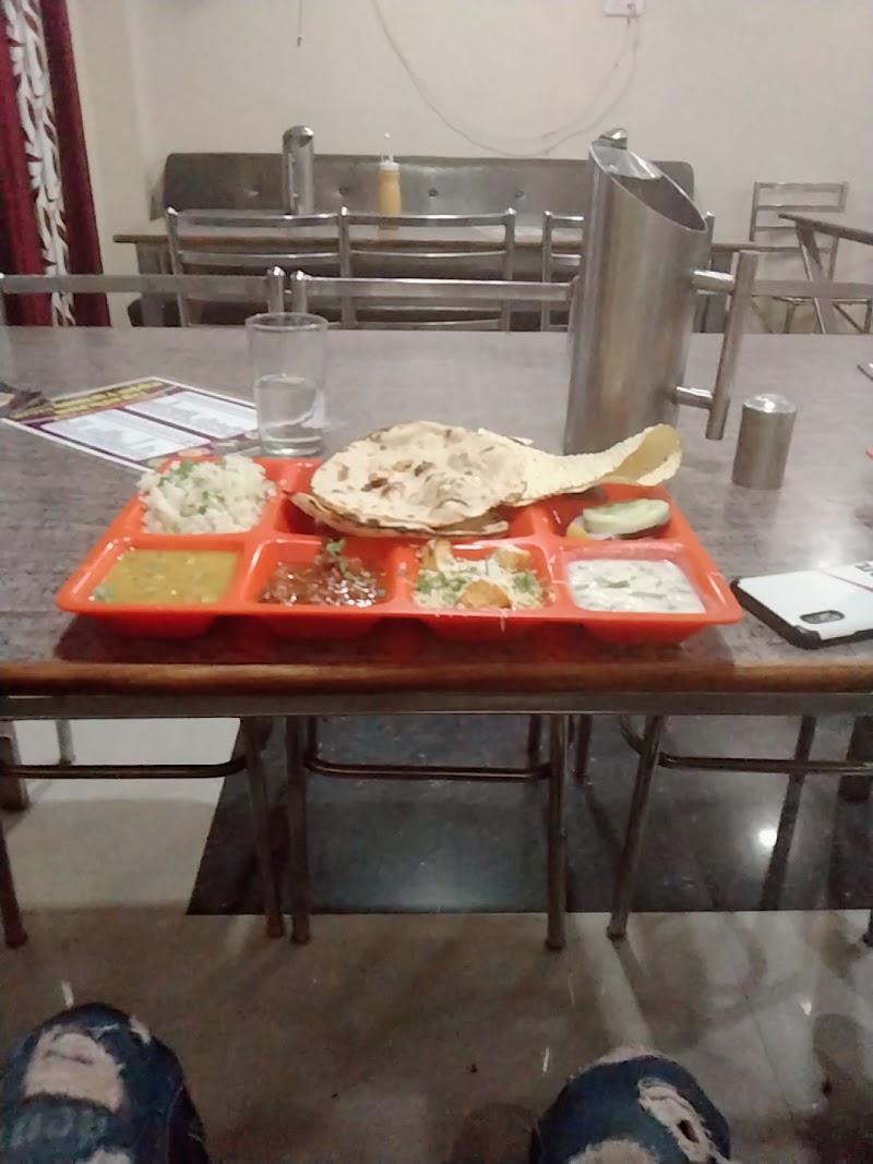 HOTEL SHREERAM - HOTEL SHREERAM Malkhedi Railway Station Rd, Bina, Madhya Pradesh 470113, India