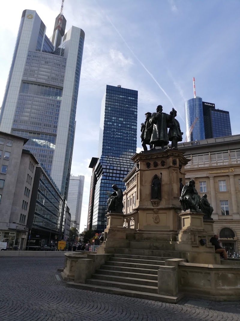 Goetheplatz - Goetheplatz, 60313 Frankfurt am Main, Germany