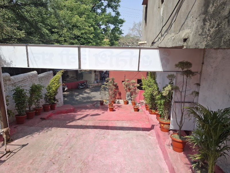 Hotel shri shipra dhani - Hotel shri shipra dhani gangaur darwaja, Ram Ghat Marg, Chhota pul, Kartik Chowk, Ujjain, Madhya Pradesh 456006, India
