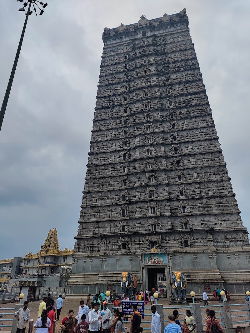 Shree Venkataramana Temple - Shree Venkataramana Temple 3FWQ+8J5, Murdeshwar, Mavalli, Karnataka 581350, India