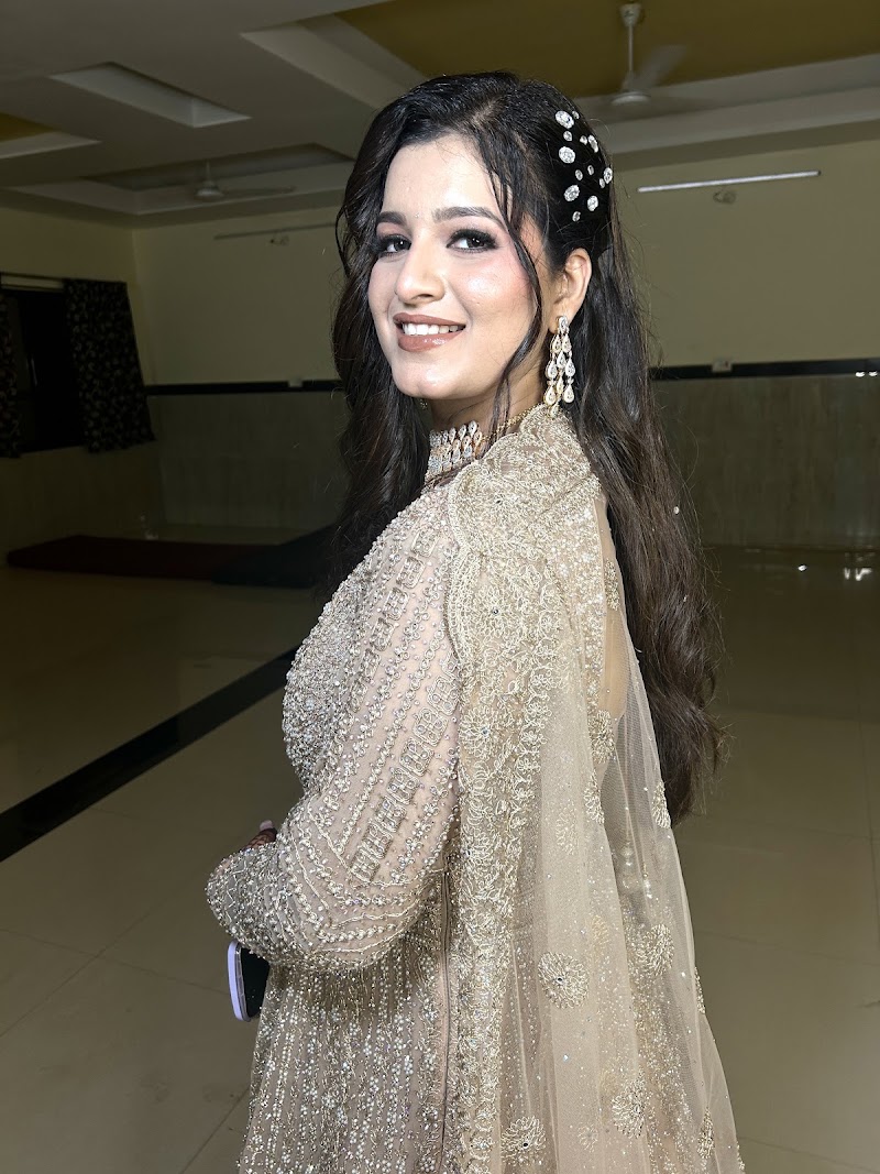 AS makerovers beauty salon & academy - AS makerovers beauty salon & academy Sadar Bazar, Raipur, Chhattisgarh 492001, India