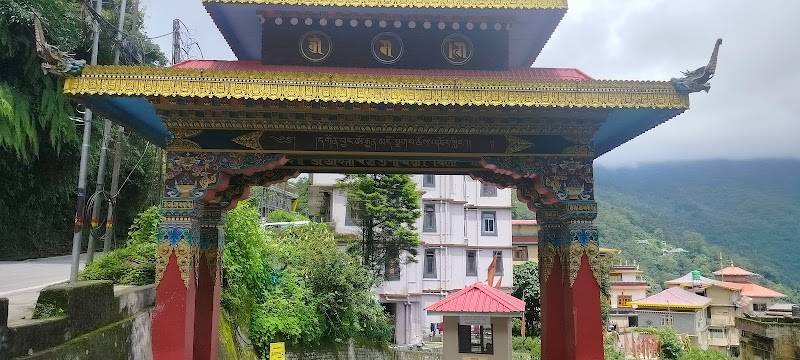 SIKKIM DARJEELING Tour - SIKKIM DARJEELING Tour 8JM6+MH3, near himsikha hotel 🏨, Upper Sichey, Arithang, Gangtok, Sikkim 737101, India