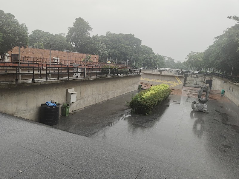 Subway (Underground Tunnel) - Subway (Underground Tunnel) PQVM+P8C, 17A, Sector 17, Chandigarh, 160017, India