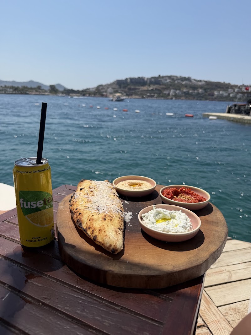 Villa Azur Restaurant & Beach Club Bodrum - Villa Azur Restaurant & Beach Club Bodrum, Tilkicik Koyu Yalıkavak, Dirmil, Flıpper Sk. No:9 EA D:1, 48990 Bodrum/Muğla, Türkiye