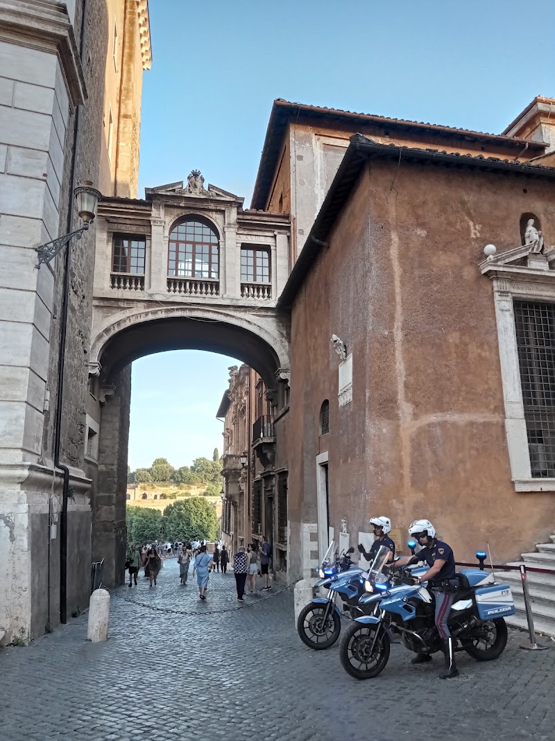 Tarpeian Belvedere - Tarpeian Belvedere Via Monte Tarpeo, 42, 00186 Roma RM, Italy
