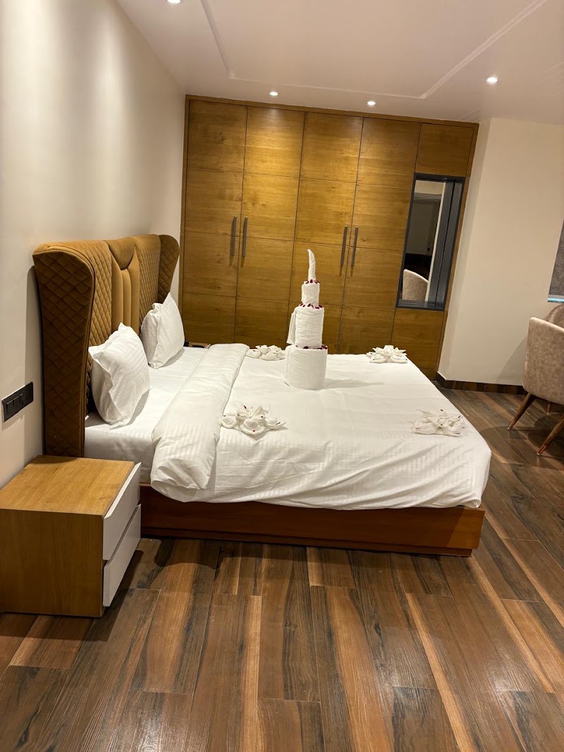 Hotel Elara - Hotel Elara 72Q9+MMH, Haridwar Bypass Rd, near Kargi Chowk, Kanhaiya Vihar, Kargi, Dehradun, Uttarakhand 248121, India