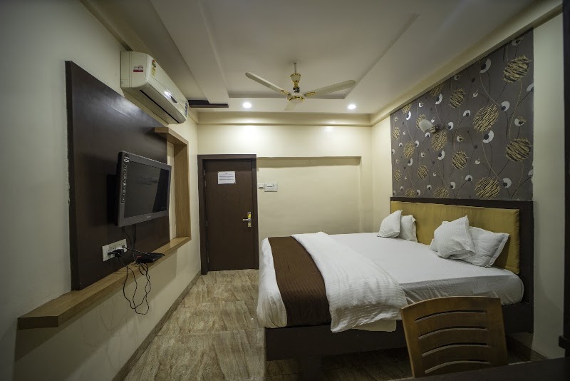 Tirumala Hotel Amravati - Tirumala Hotel Amravati Irwin Square, Morshi Rd, near Agrawal Petrol Pump, Shrikrishna Peth, Amravati, Maharashtra 444603, India