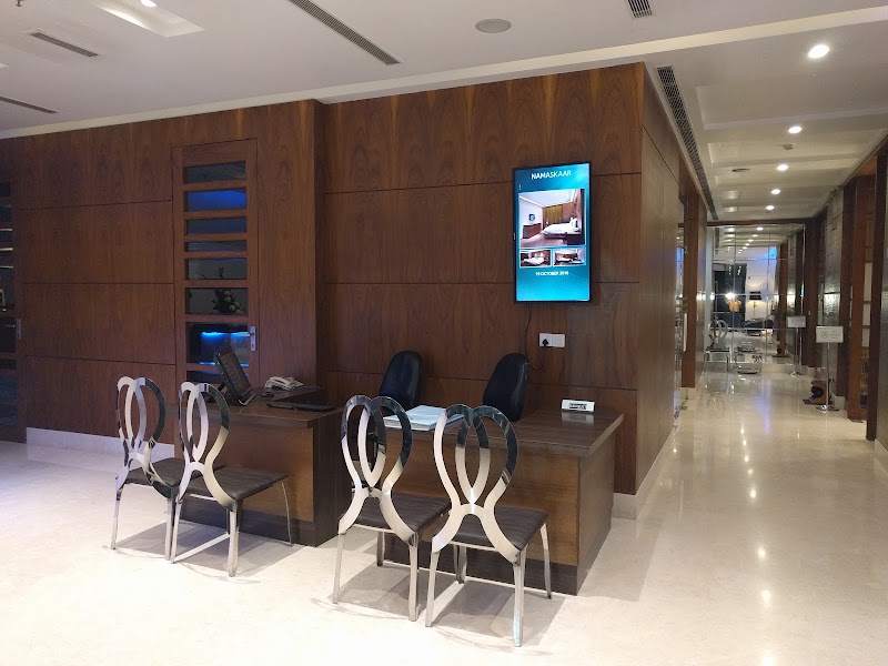 Hotel Silvete - Hotel Silvete 4 A, 4 A, Rana Pratap Marg, opp. National P.G College, Hazratganj, Lucknow, Uttar Pradesh 226001, India