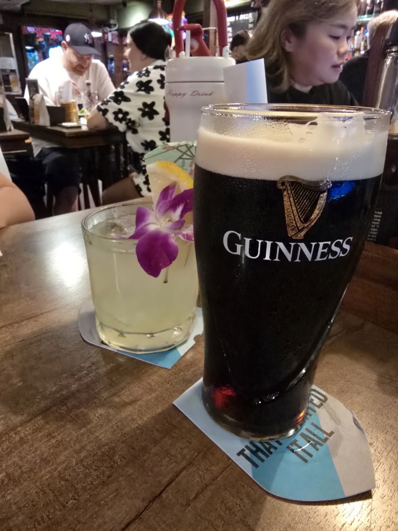The Old English Bangkok British Pub & Restaurant - The Old English Bangkok British Pub & Restaurant 1033 Sukhumvit Rd, Khwaeng Khlong Tan Nuea, Watthana, Krung Thep Maha Nakhon 10110, Thailand