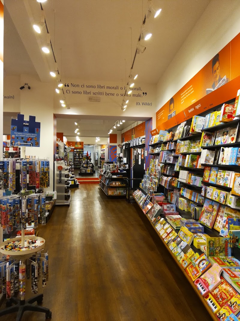 Giunti al Punto Librerie - Giunti al Punto Librerie, Via Bruno Buozzi, 22, 51100 Pistoia PT, Italy