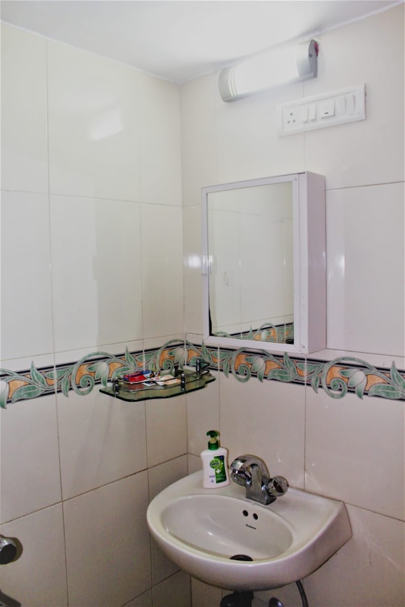 Zenith Hospitality Serviced Apartments - Zenith Hospitality Serviced Apartments Temple, New Prabhadevi Rd, near Prabhadevi, Dadar West, Prabhadevi, Mumbai, Maharashtra 400025, India