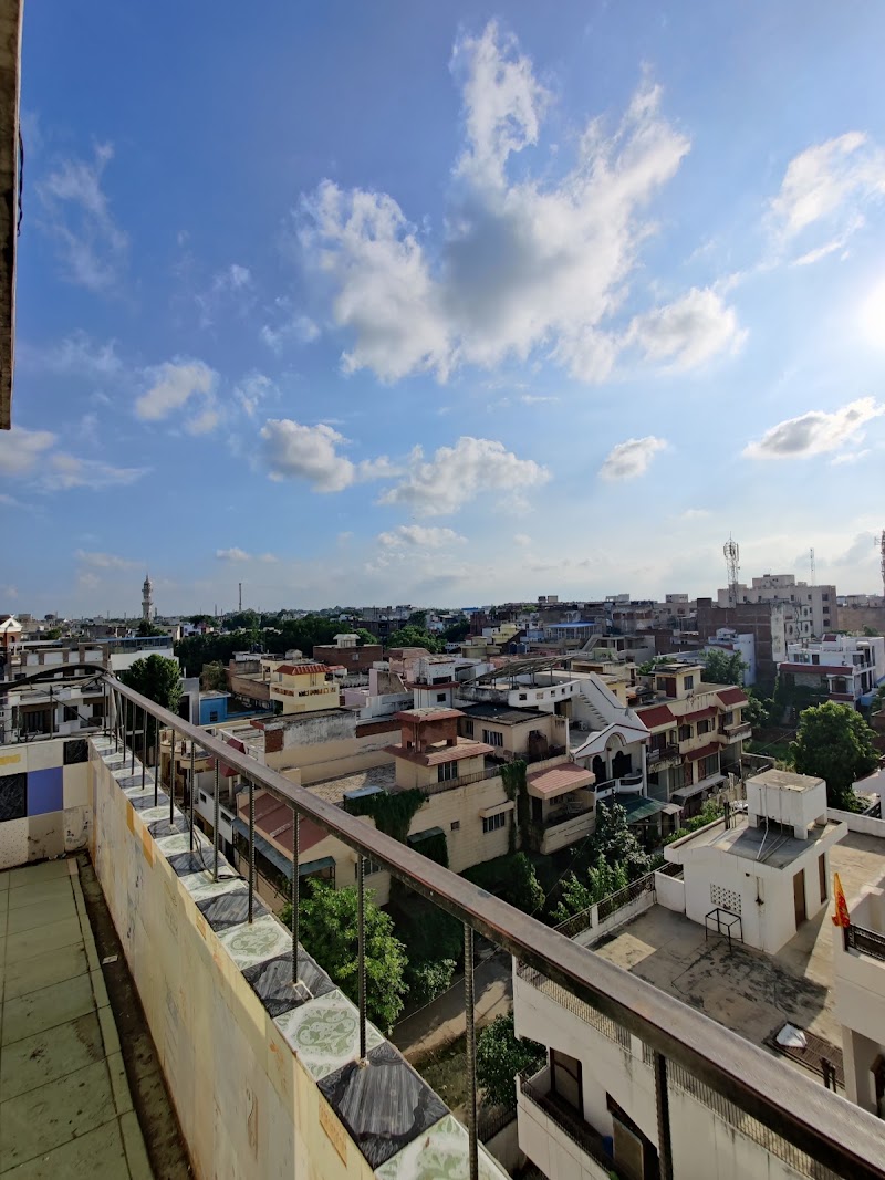Hotel Delux Inn-Best Hotel/Banquet Hall in Agra - Hotel Delux Inn-Best Hotel/Banquet Hall in Agra MG Tower, Fatehabad Rd, Bansal Nagar, Tajganj, Agra, Uttar Pradesh 282001, India