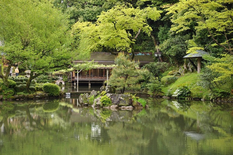 Kenroku-en - Kenroku-en 1 Kenrokumachi, Kanazawa, Ishikawa 920-0936, Japan